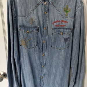 Denim Southwestern Shirt does not have a collar size L